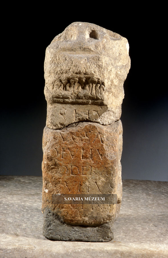 Isis istennőnek szentelt szoborbázis feliratos oldala. Az ún. Moderatus bázis egykor az Iseumban állhatott. Fotó: Dabasi András